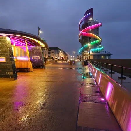 Season Redcar