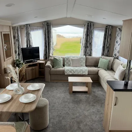 Holiday home Season *